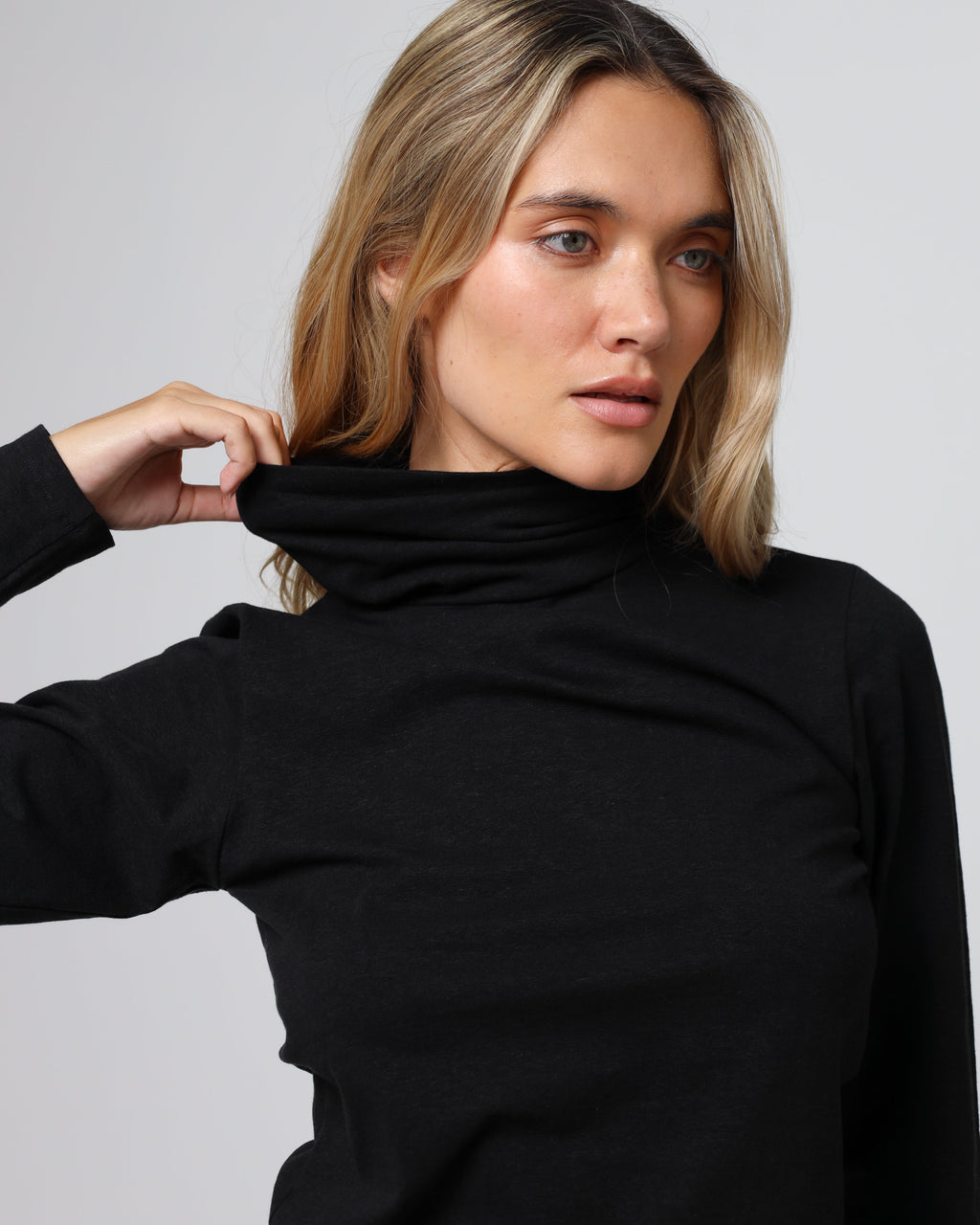 Wren Basics Mockneck